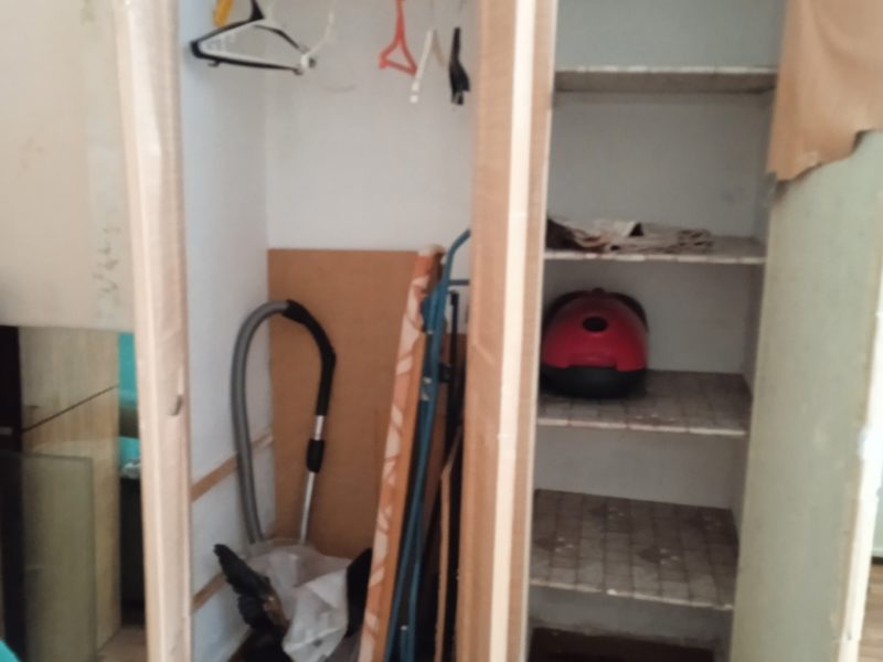 Срочно продаётся 1- комн квартира по ул. Лобкова, 81