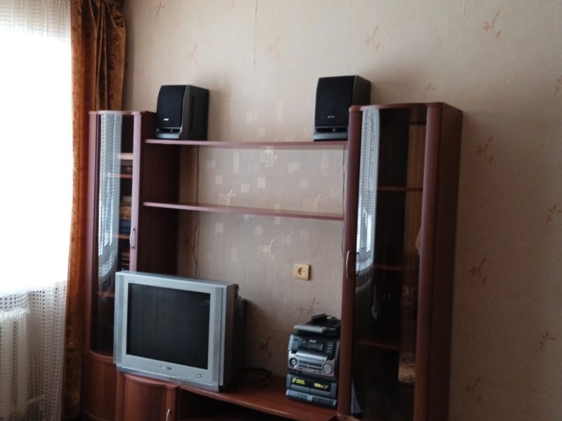 Срочно продаётся 1- комн квартира по ул. Лобкова, 81