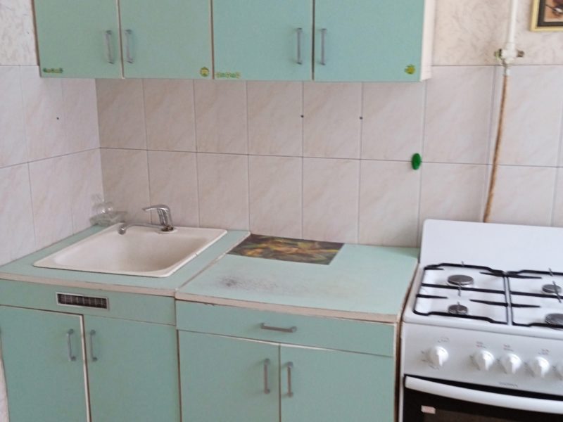 Срочно продаётся 1- комн квартира по ул. Лобкова, 81