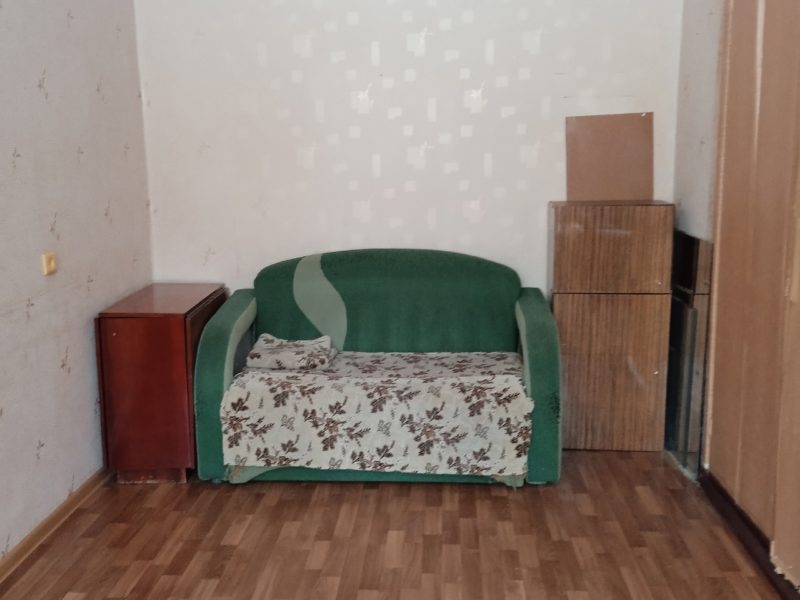 Срочно продаётся 1- комн квартира по ул. Лобкова, 81