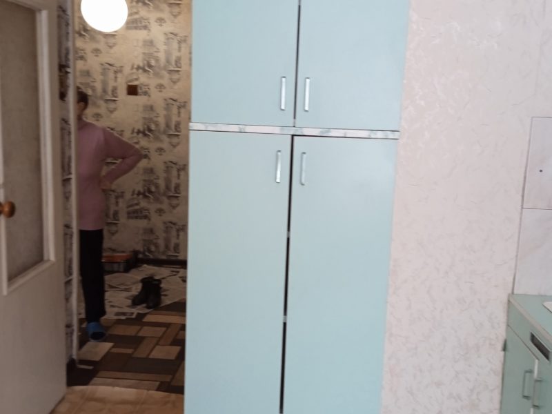 Срочно продаётся 1- комн квартира по ул. Лобкова, 81