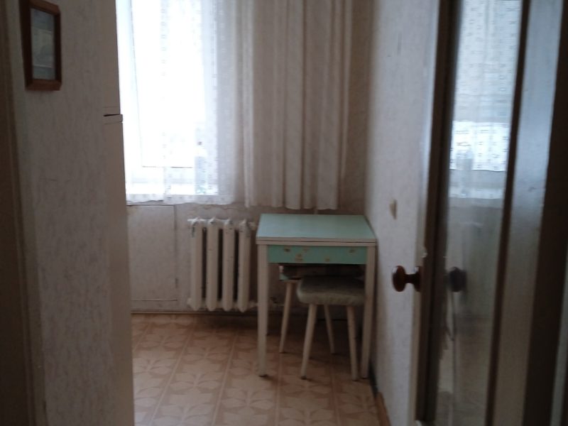 Срочно продаётся 1- комн квартира по ул. Лобкова, 81